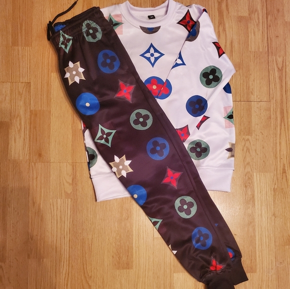 Custom Set - Picture 1 of 3